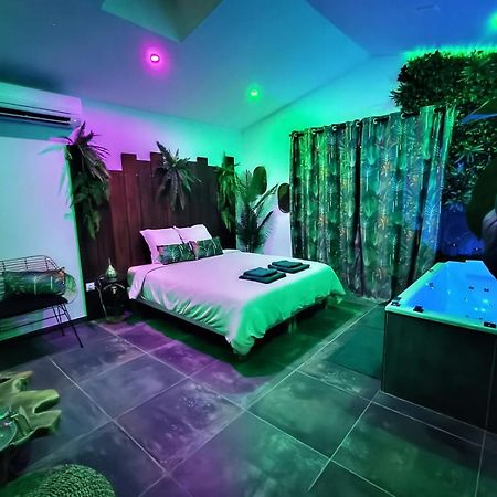 La Jungle Room Rognac Bagian luar foto