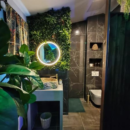 La Jungle Room Rognac Bagian luar foto