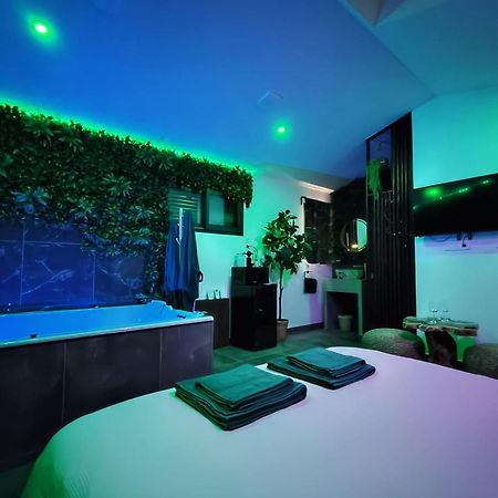 La Jungle Room Rognac Bagian luar foto