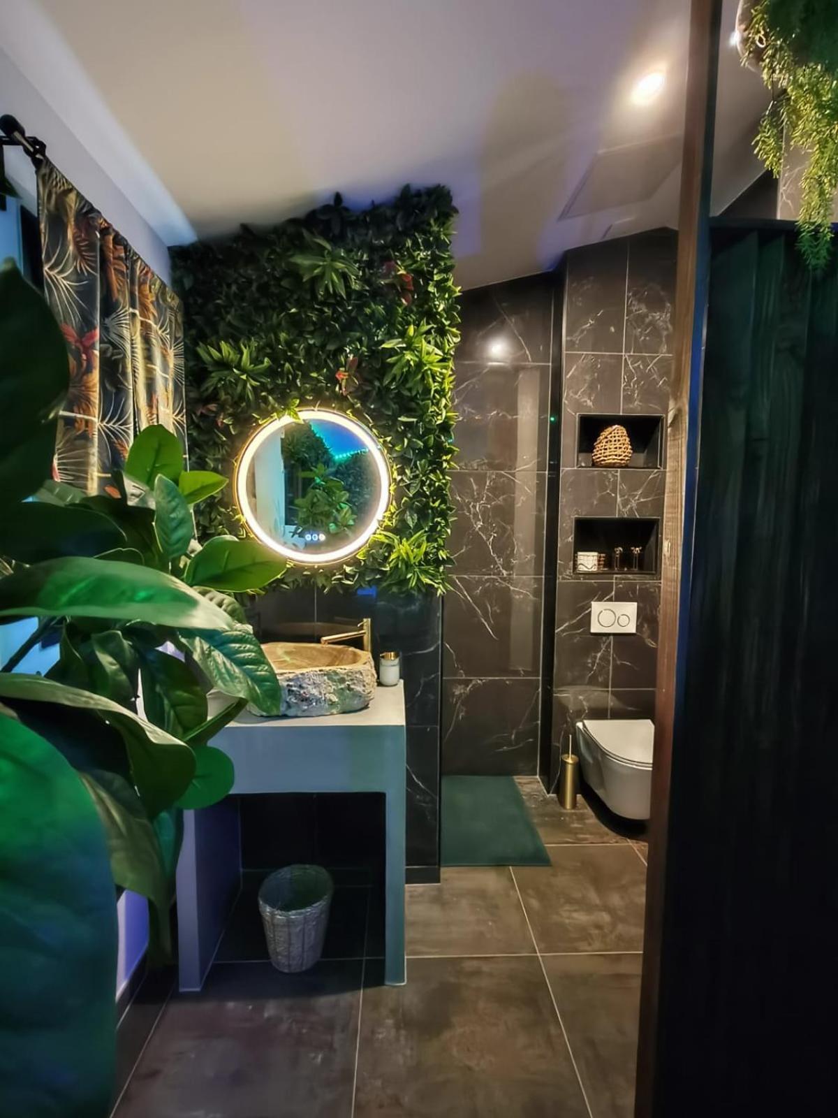 La Jungle Room Rognac Bagian luar foto
